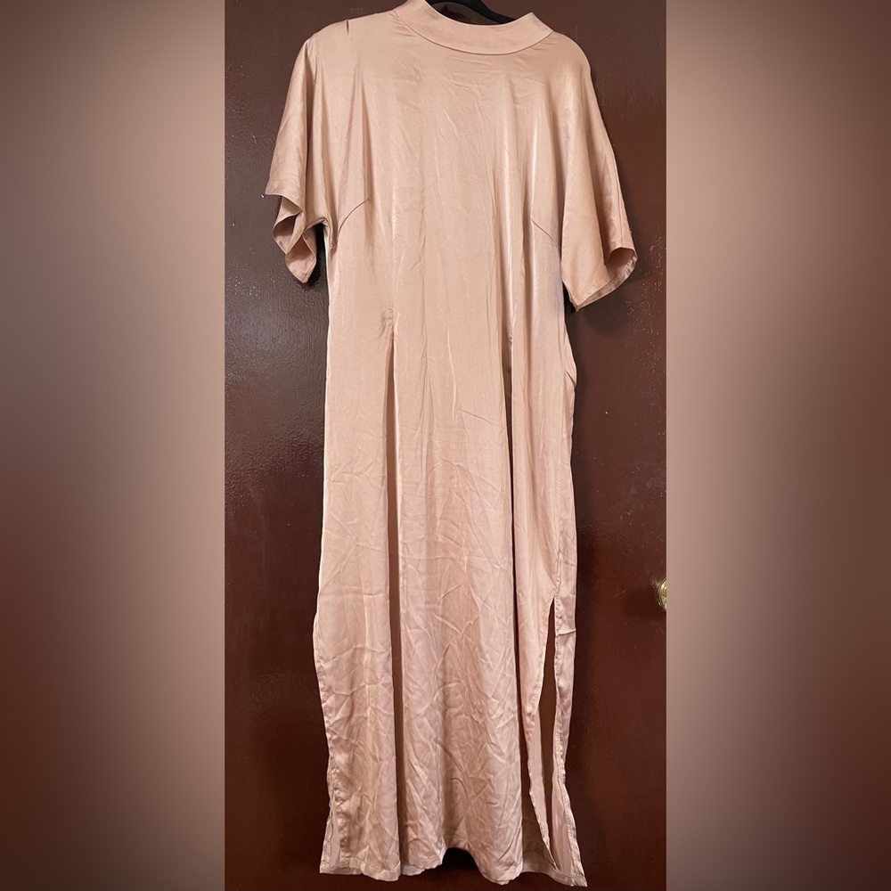 Relaxed Cream Short-Sleeve Maxi Dress